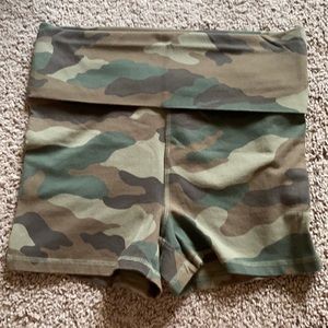 Forever 21 camo yoga shorts